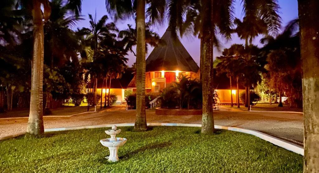 Sunset Villa Boutique Resort Diani Beach Esterno foto